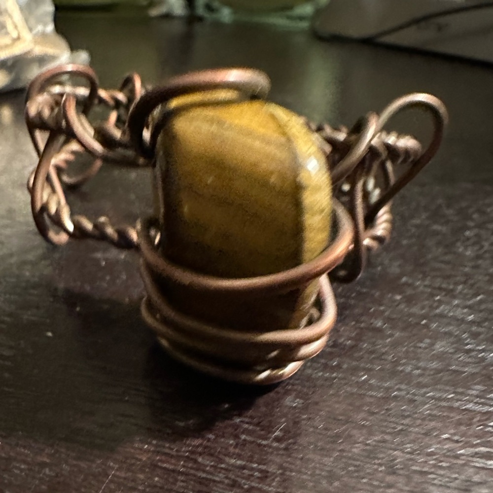 Beautiful Copper Amber & Tigers Eye Bracelet 
Copper assists with arthr-wrongus!
